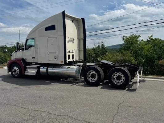 2027 Kenworth T680 in Asheville, NC — photo 7