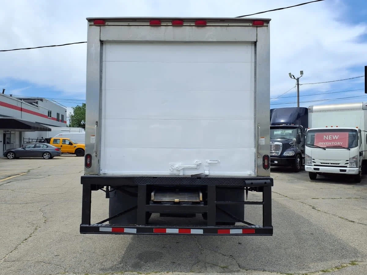 2018 Isuzu NRR in Warwick, RI — photo 5