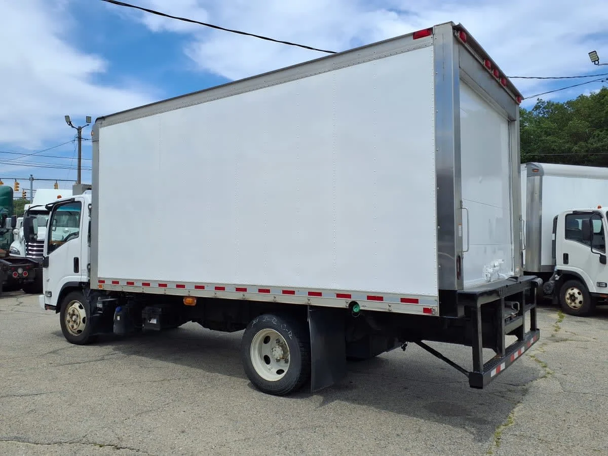 2018 Isuzu NRR - image 6