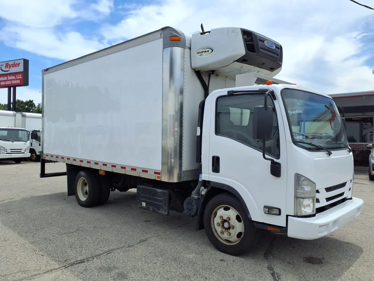 2018 Isuzu NRR in Warwick, RI — photo 3