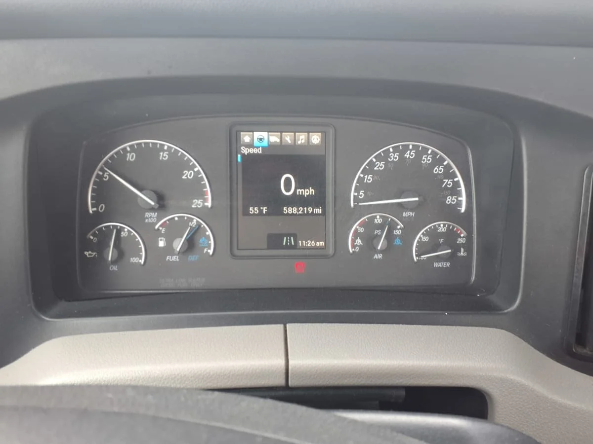 2021 Freightliner Cascadia in Taylor, MI — photo 9
