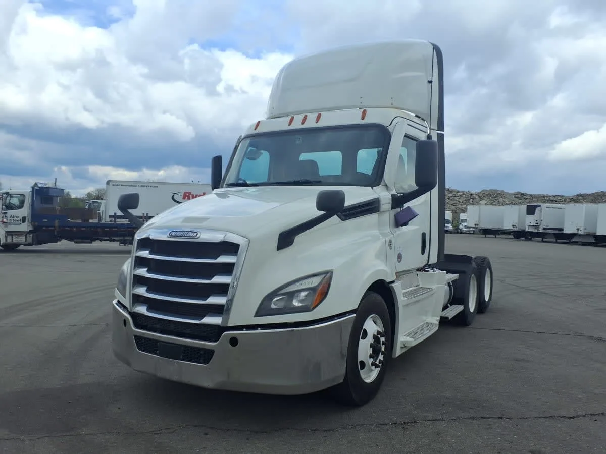 2021 Freightliner Cascadia in Taylor, MI