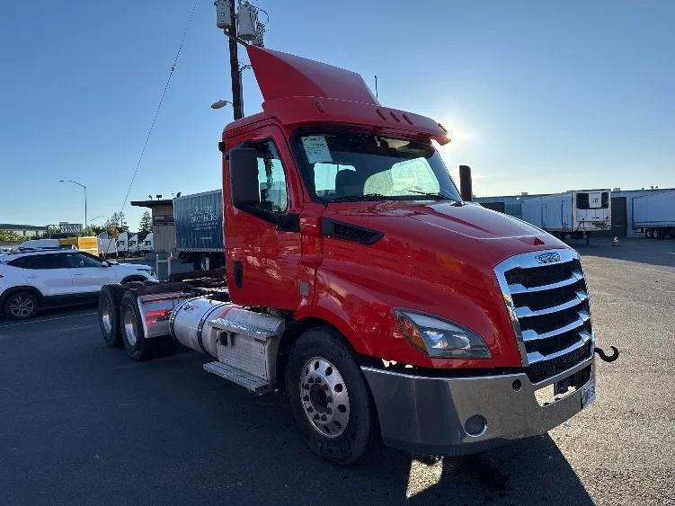2019 Freightliner Cascadia in Fresno, CA