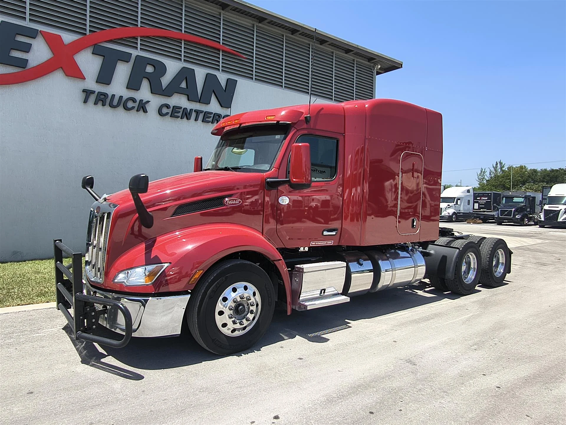 2023 Peterbilt 579 in Fort Lauderdale, FL