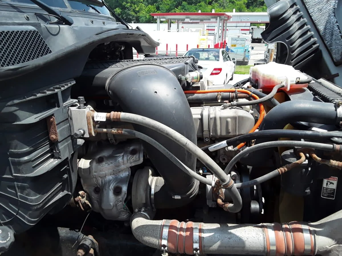 2018 Freightliner Cascadia - image 12