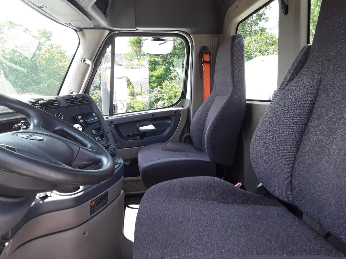 2018 Freightliner Cascadia in Pittsburgh, PA — photo 7
