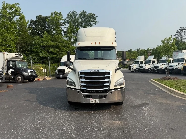2019 Freightliner in Essex, MD — photo 2