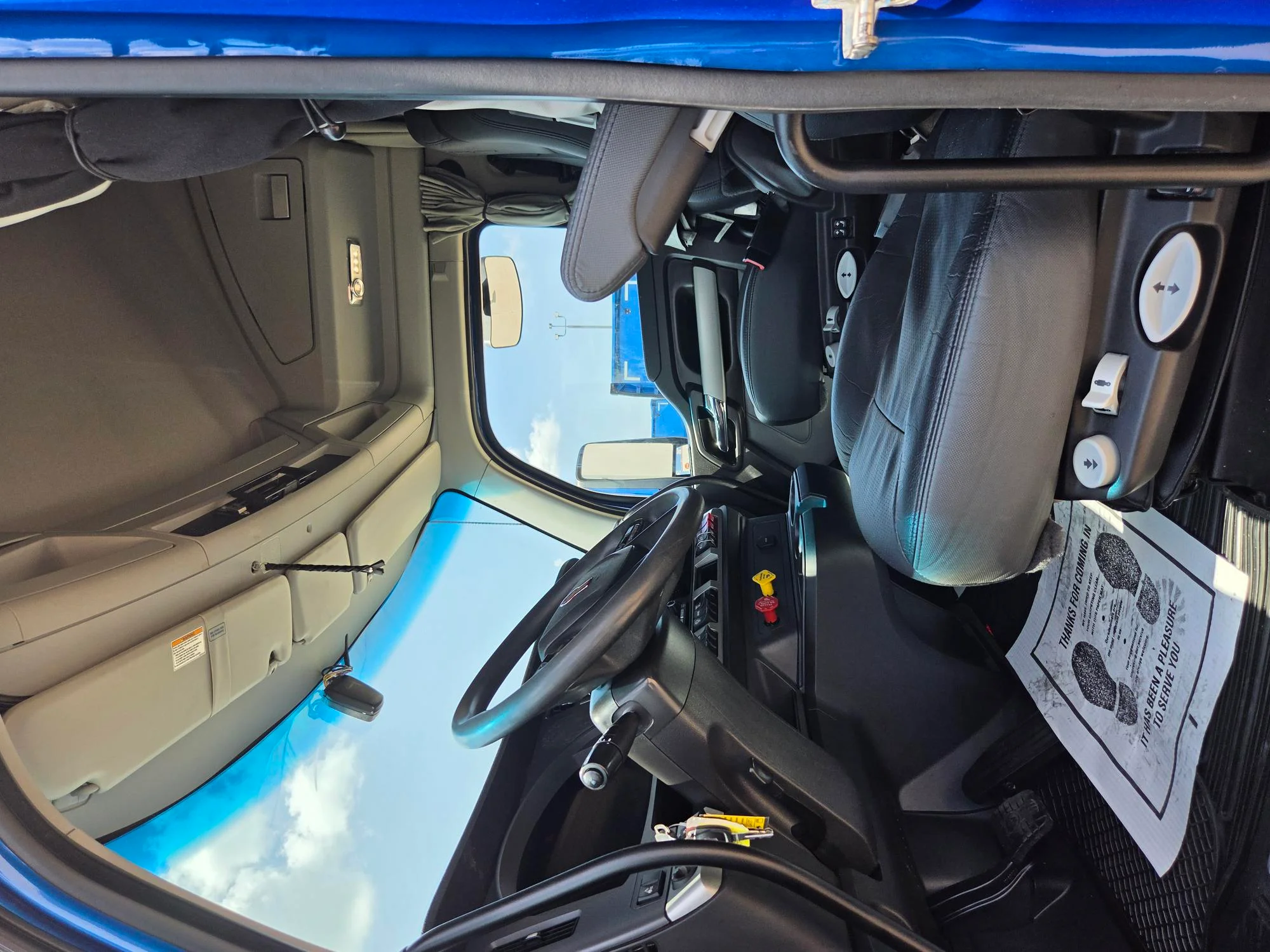 2023 Kenworth T680 in Des Moines, IA — photo 10