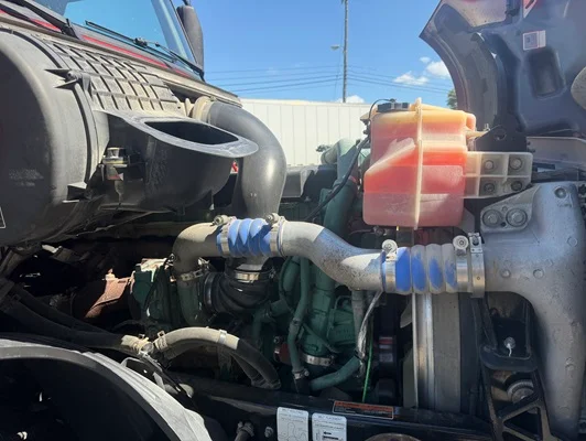 2022 Volvo VNL 760 in Nashville, TN — photo 14
