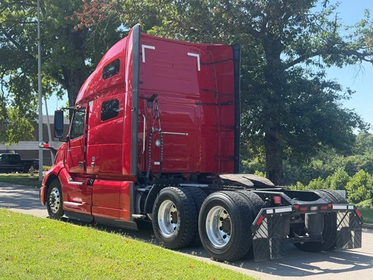 2022 Volvo VNL 760 in Nashville, TN — photo 17