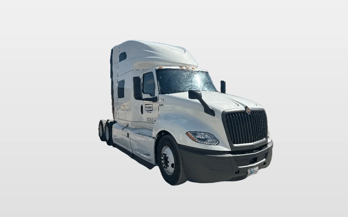 2022 International LT - image 1