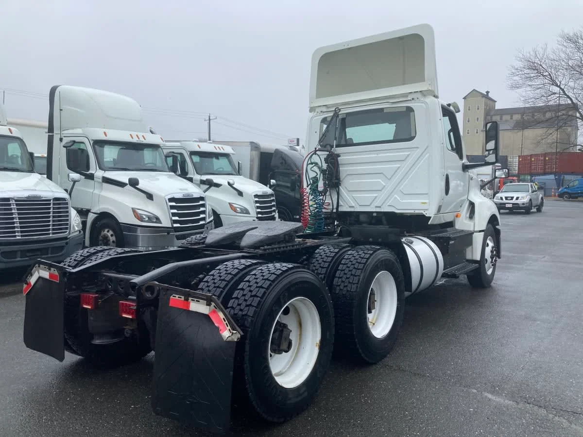 2019 International LT in Springfield, MA — photo 4