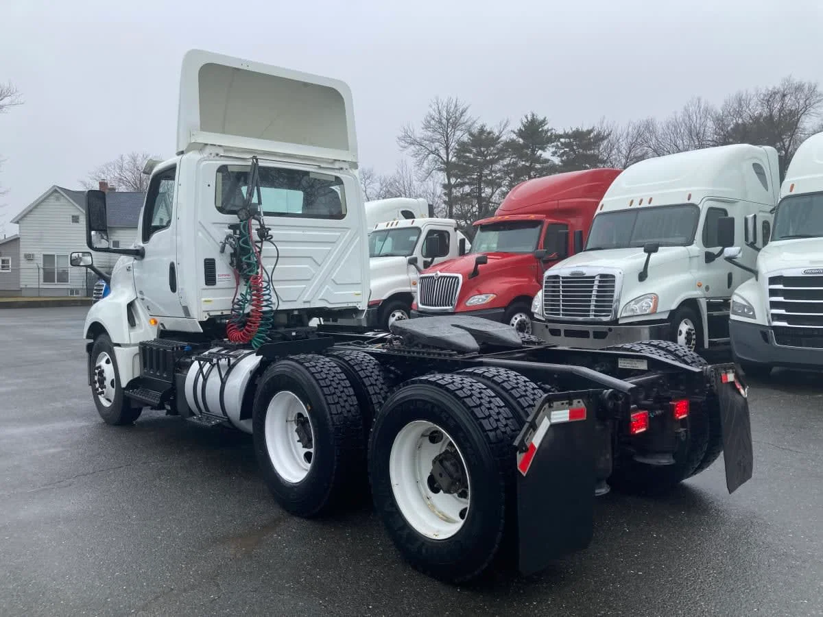 2019 International LT in Springfield, MA — photo 6