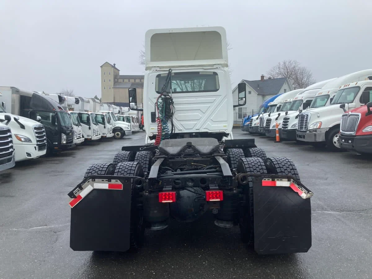 2019 International LT in Springfield, MA — photo 5