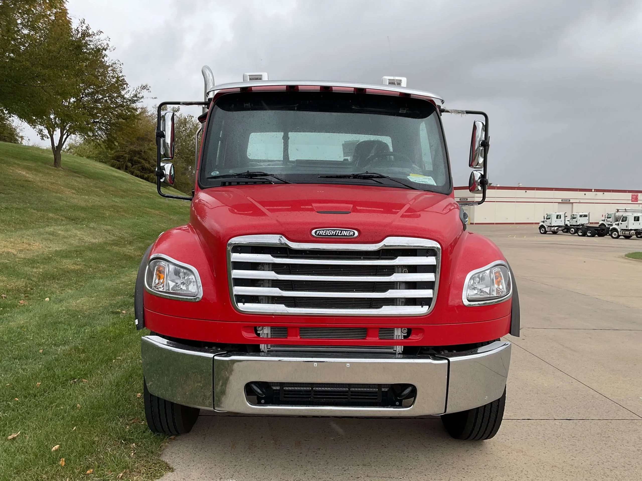 2025 Freightliner M2 106 in Dubuque, IA — photo 2