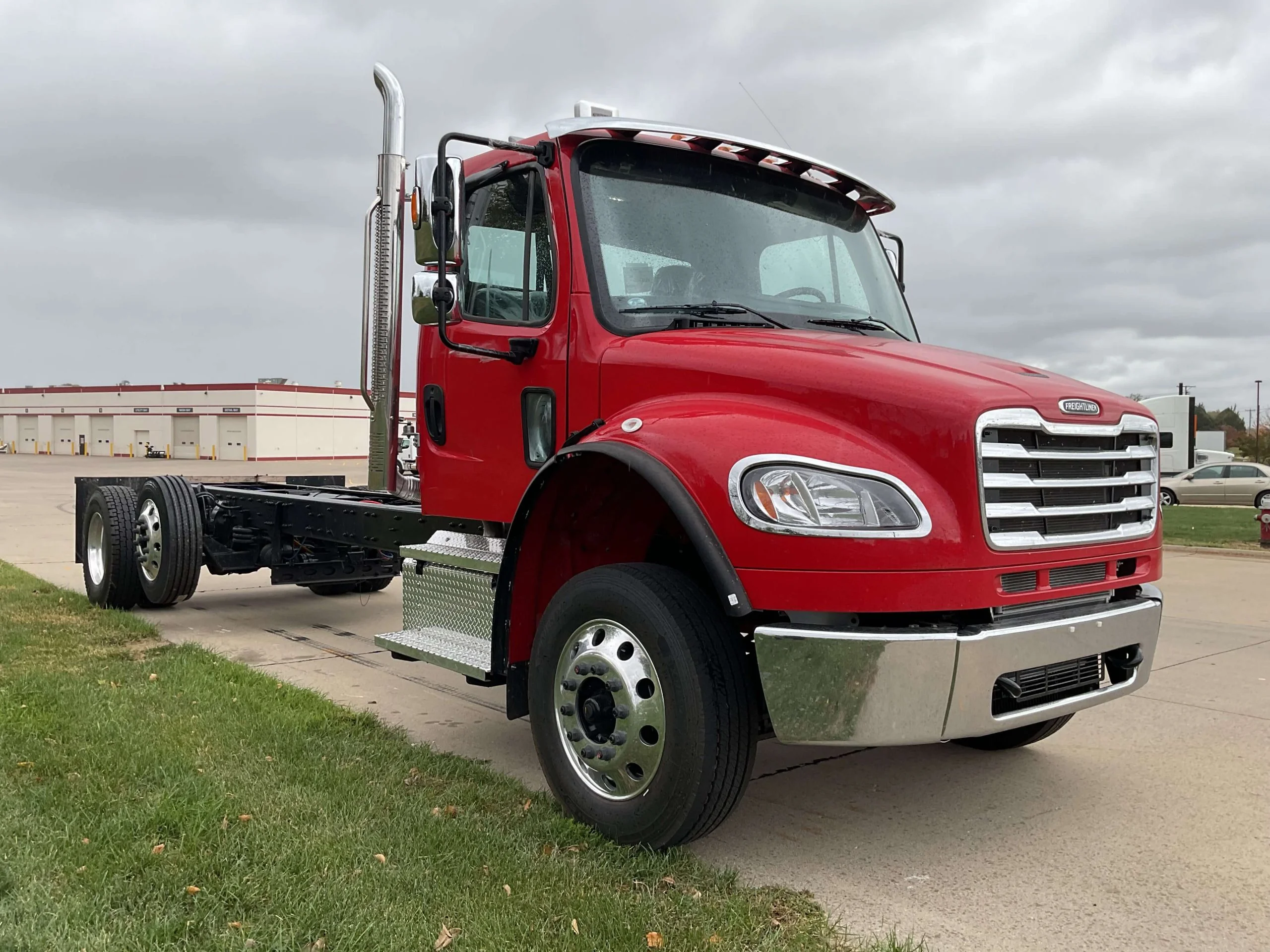 2025 Freightliner M2 106 in Dubuque, IA — photo 3