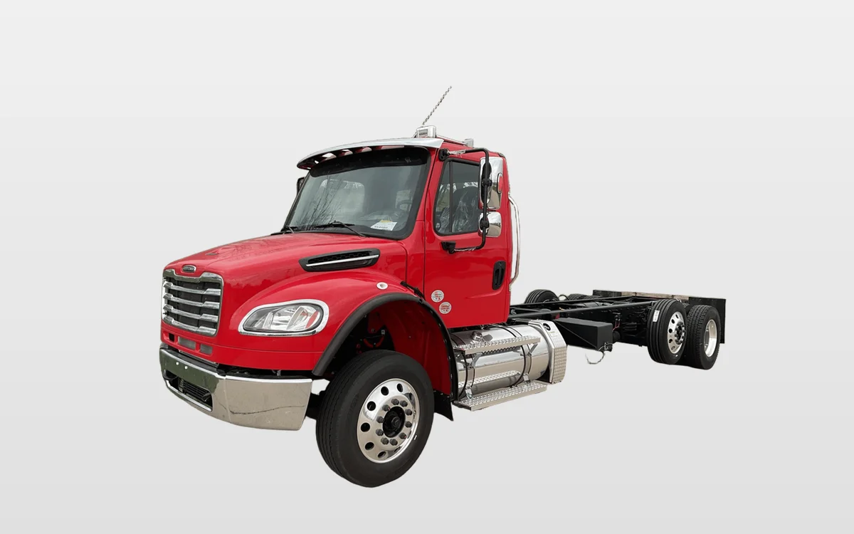 2025 Freightliner M2 106 - image 1