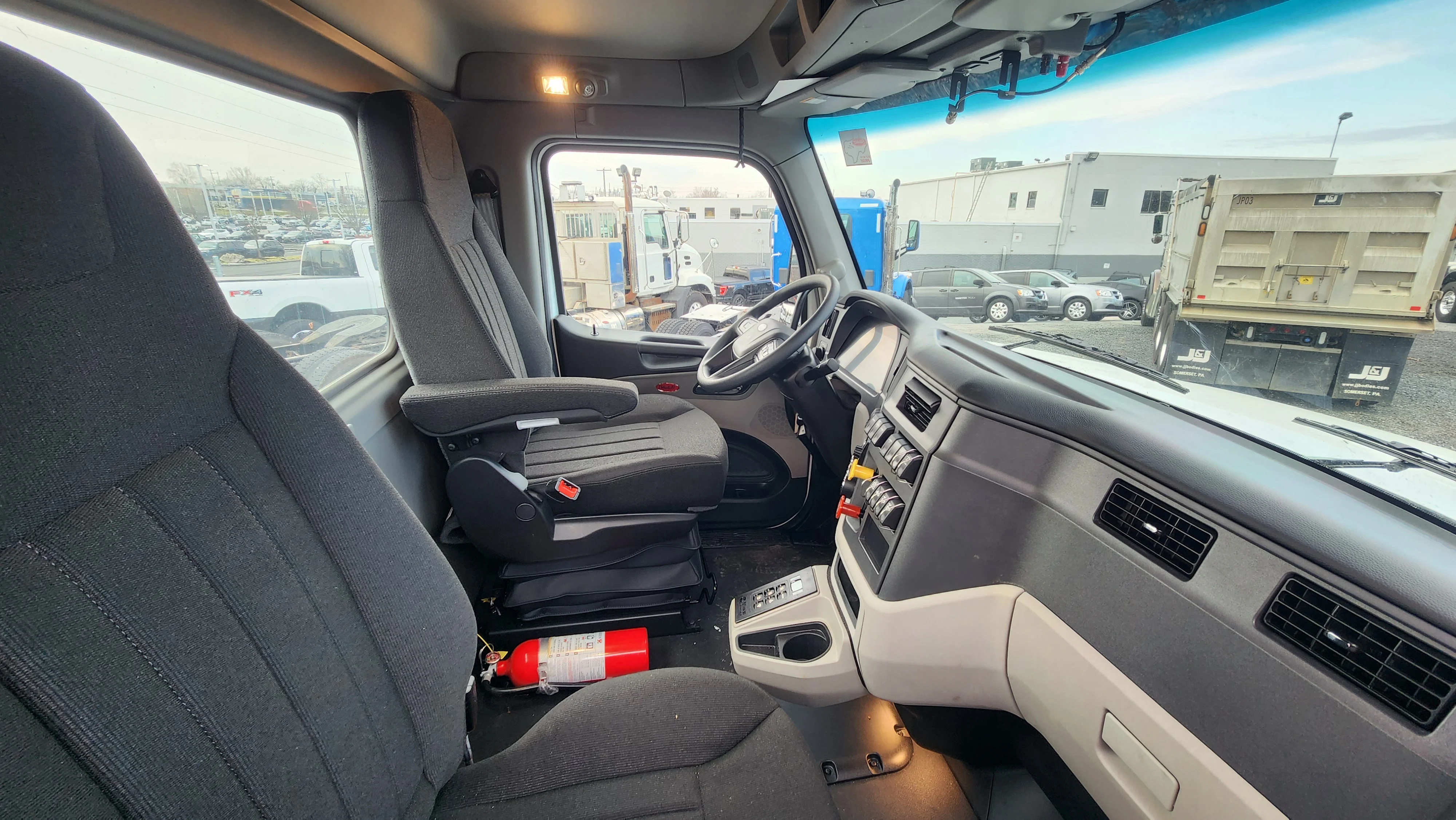 2026 Peterbilt 567 - image 26