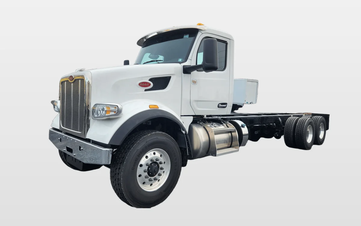 2026 Peterbilt 567 - image 1
