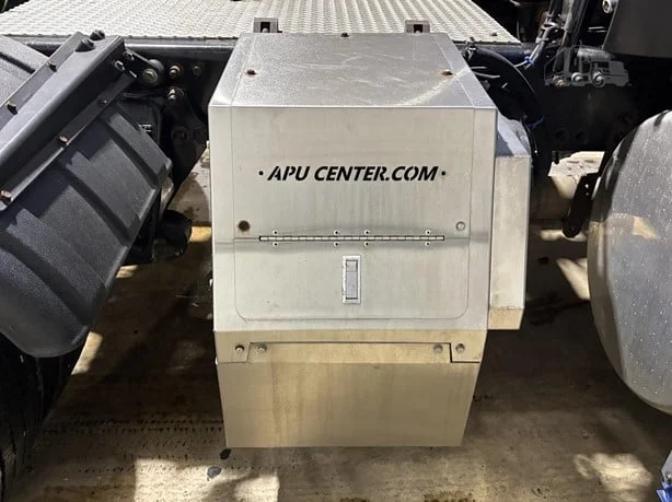 2013 Freightliner Cascadia - image 13