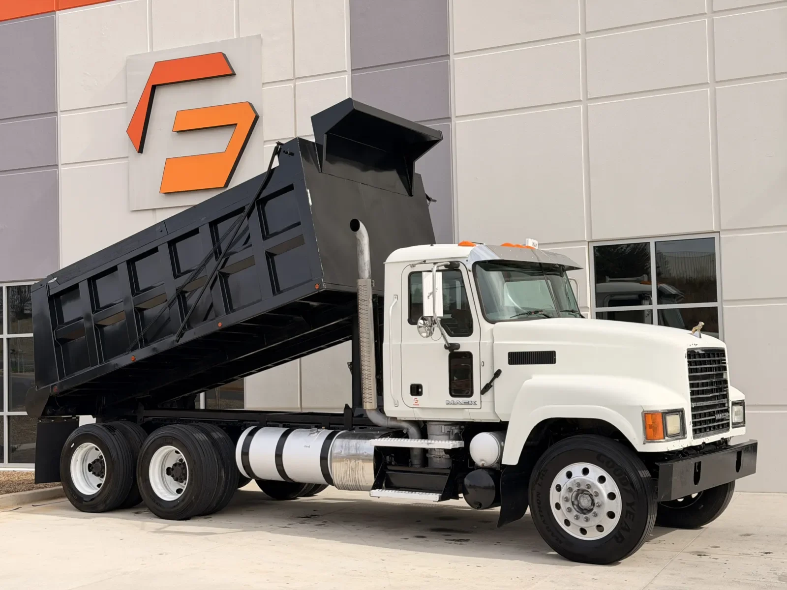 2014 Mack Pinnacle in Greer, SC