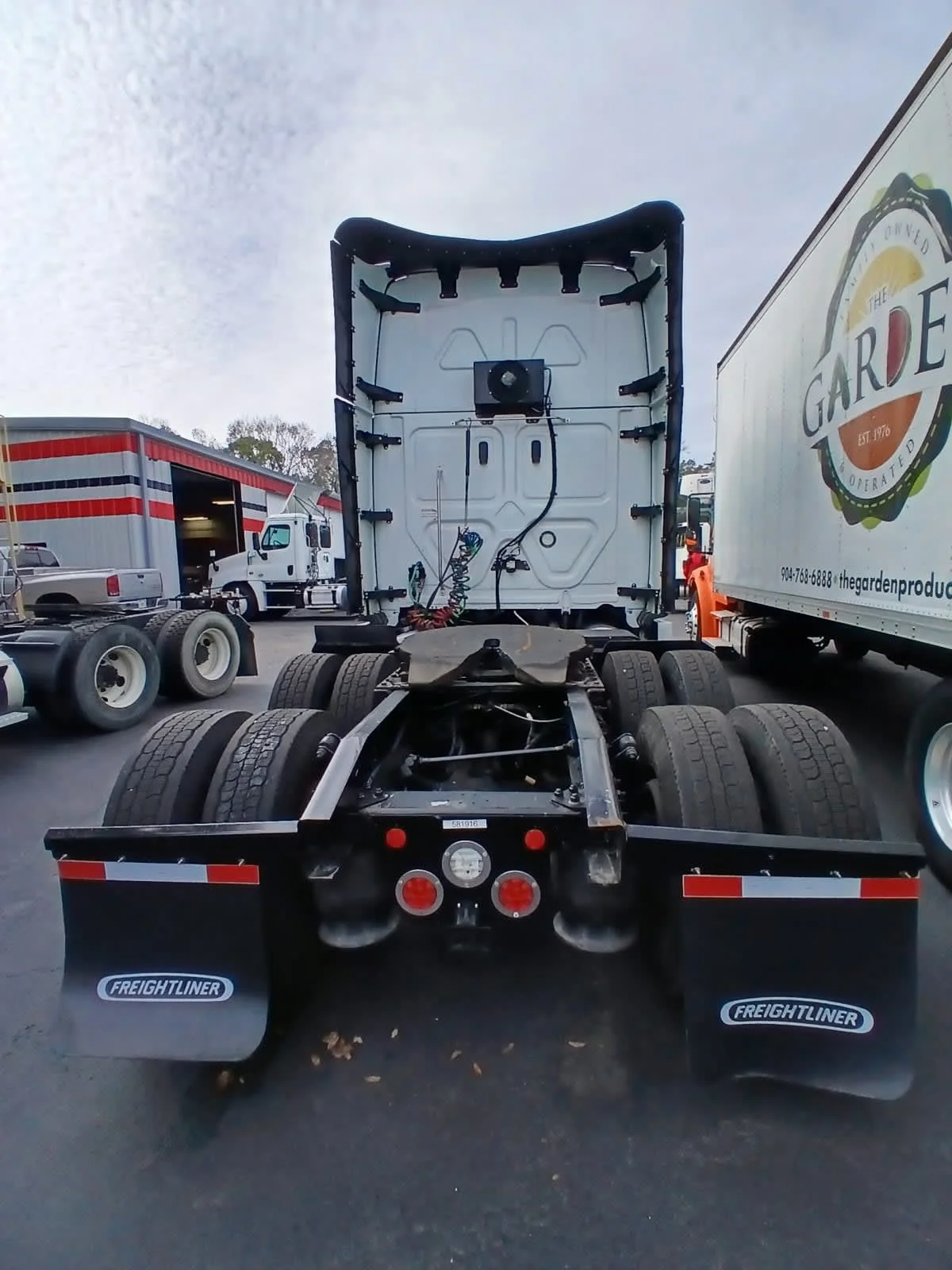 2022 Freightliner Cascadia in Jacksonville, FL — photo 5