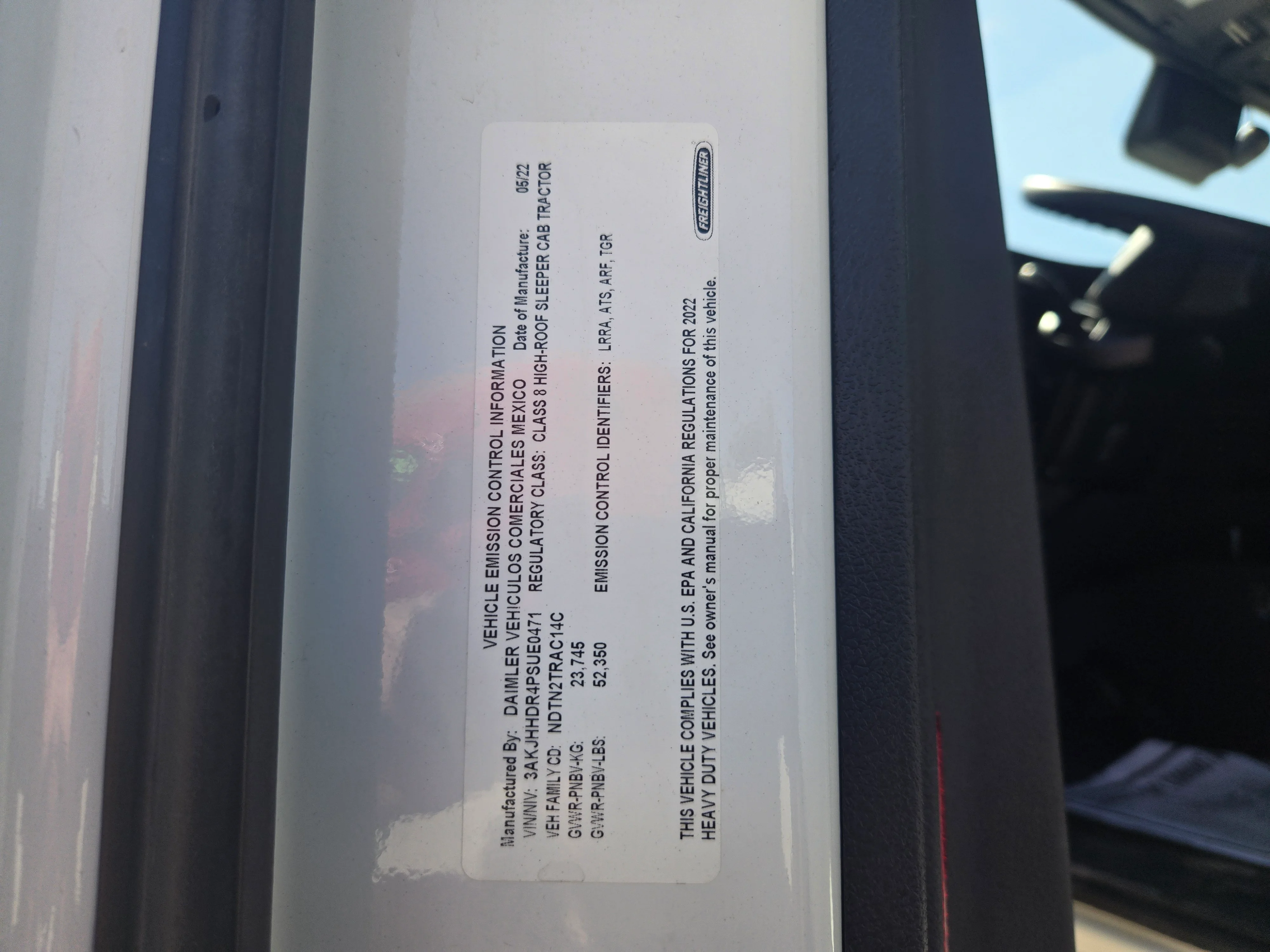 2023 Freightliner Cascadia in Fresno, CA — photo 15
