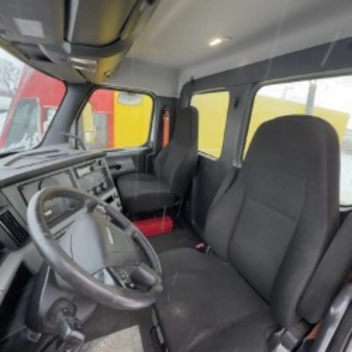 2019 Freightliner Cascadia in Syracuse, NY — photo 7