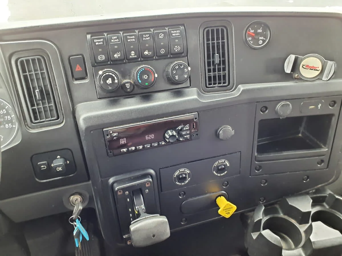 2020 International MV - image 7