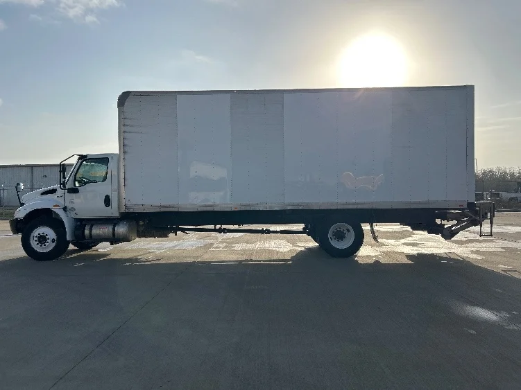 2020 International MV - image 4