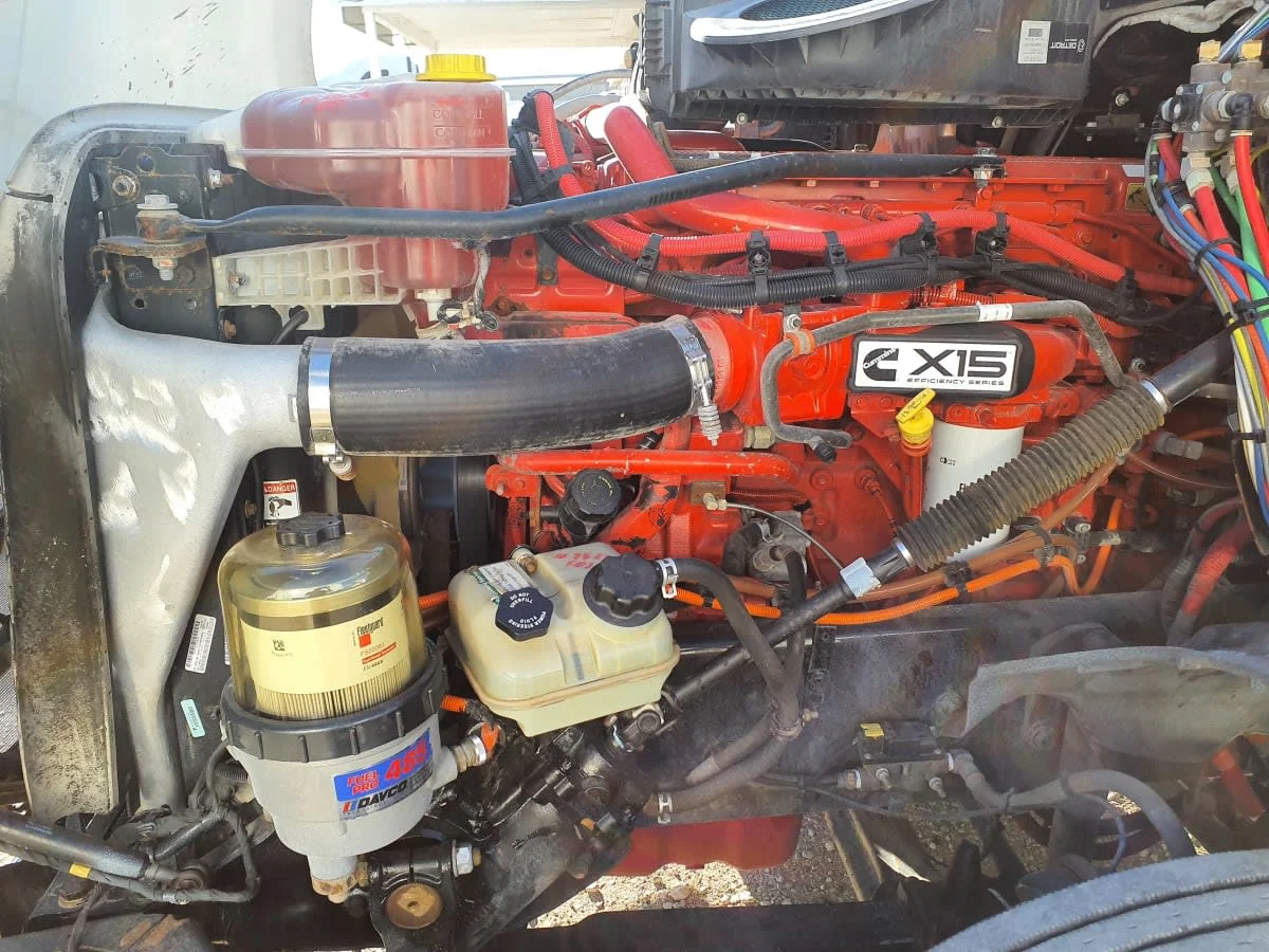 2019 Freightliner Cascadia - image 8