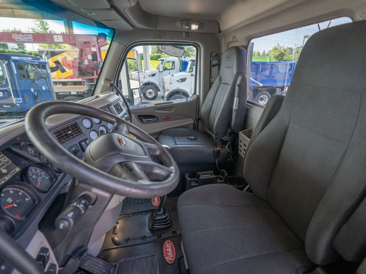 2020 Peterbilt 579 in Duncan, SC — photo 16