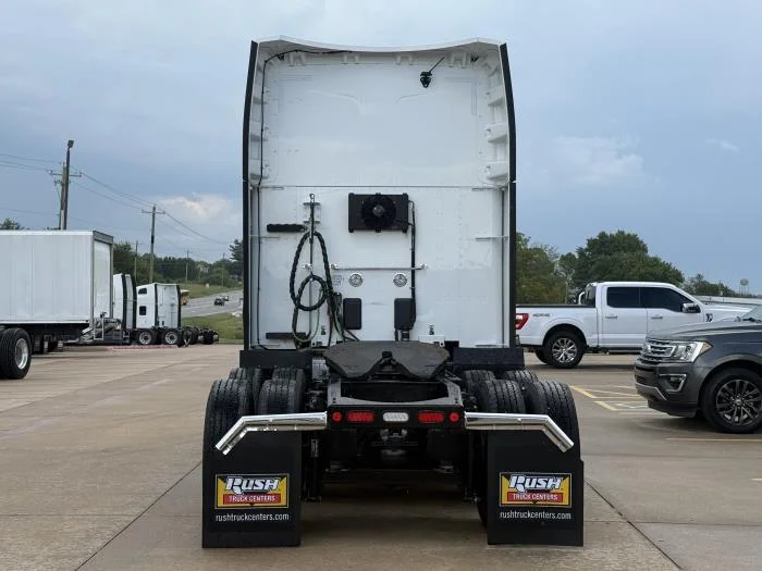 2022 Peterbilt 579 - image 5