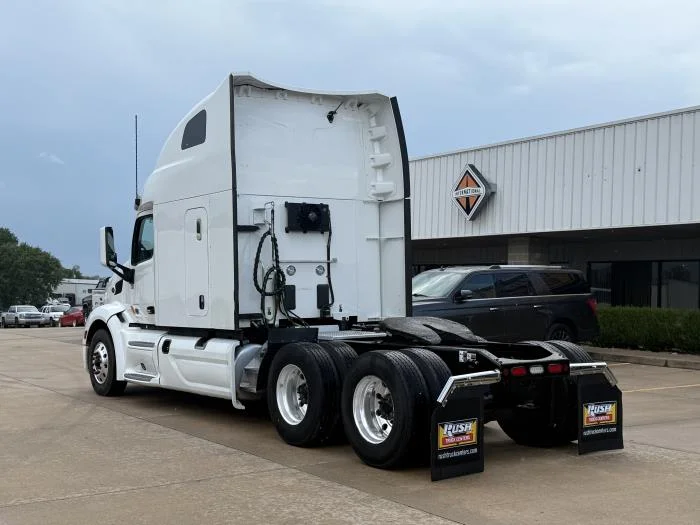 2022 Peterbilt 579 - image 4