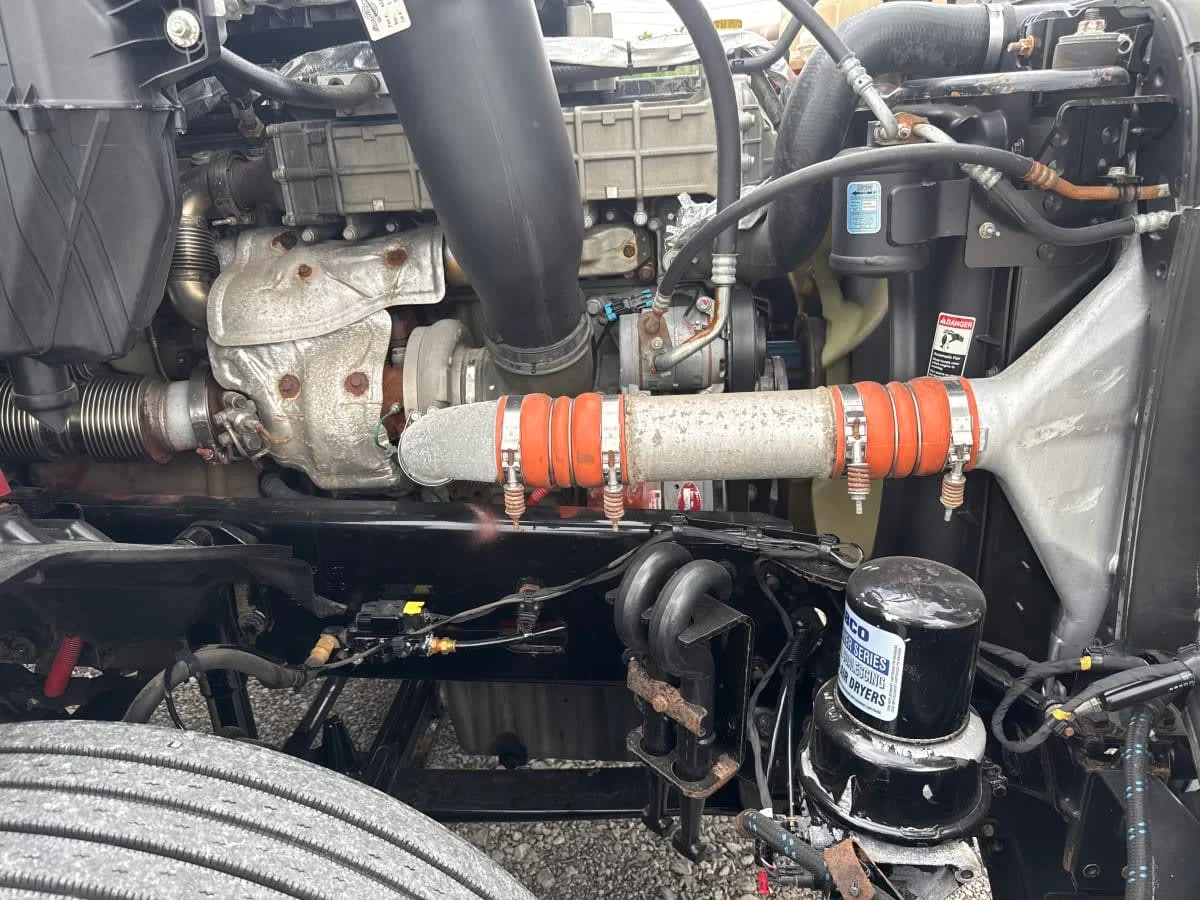 2020 Freightliner Cascadia in Birmingham, AL — photo 9