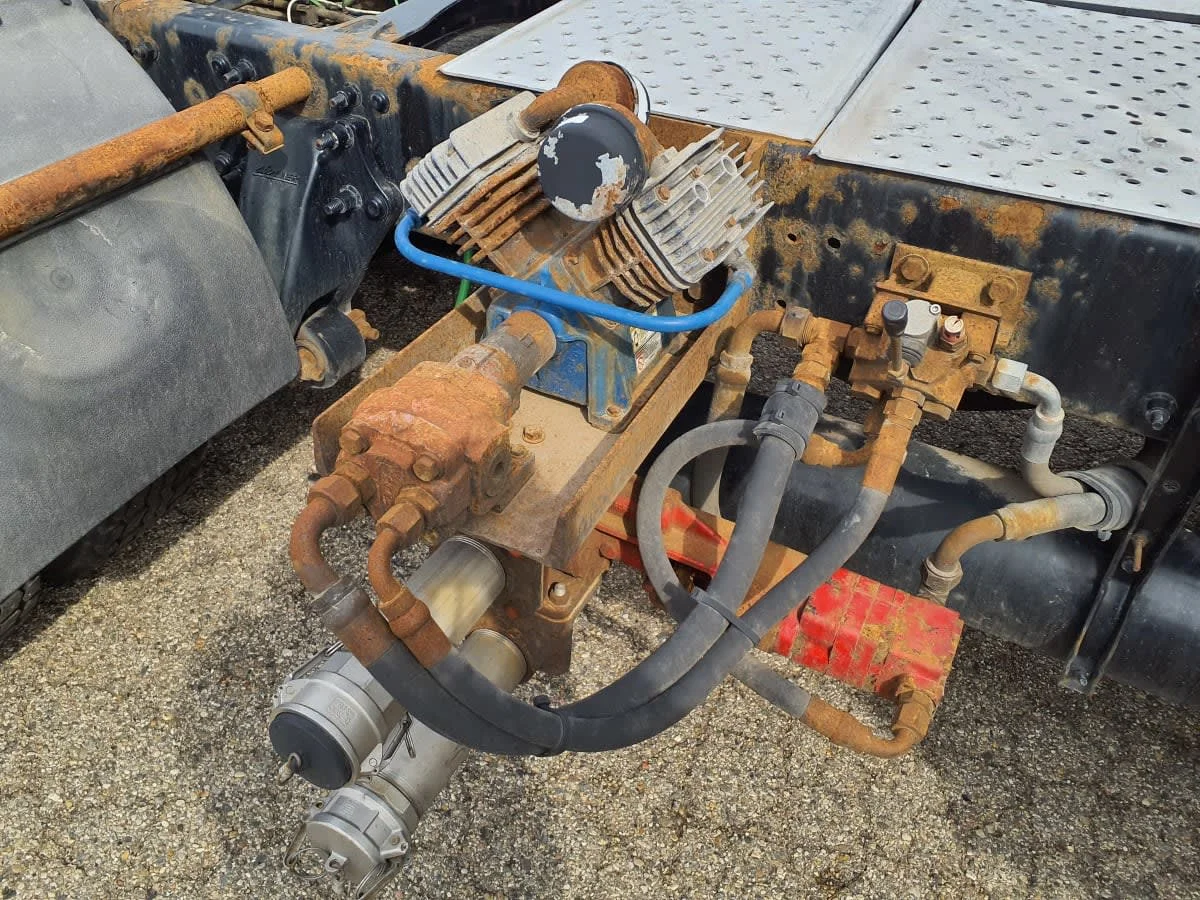 2018 Freightliner Cascadia - image 13