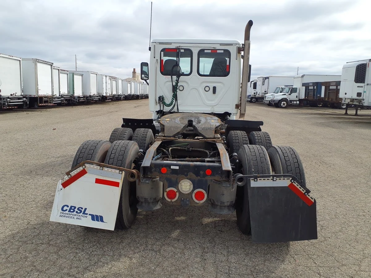2018 Freightliner Cascadia - image 5