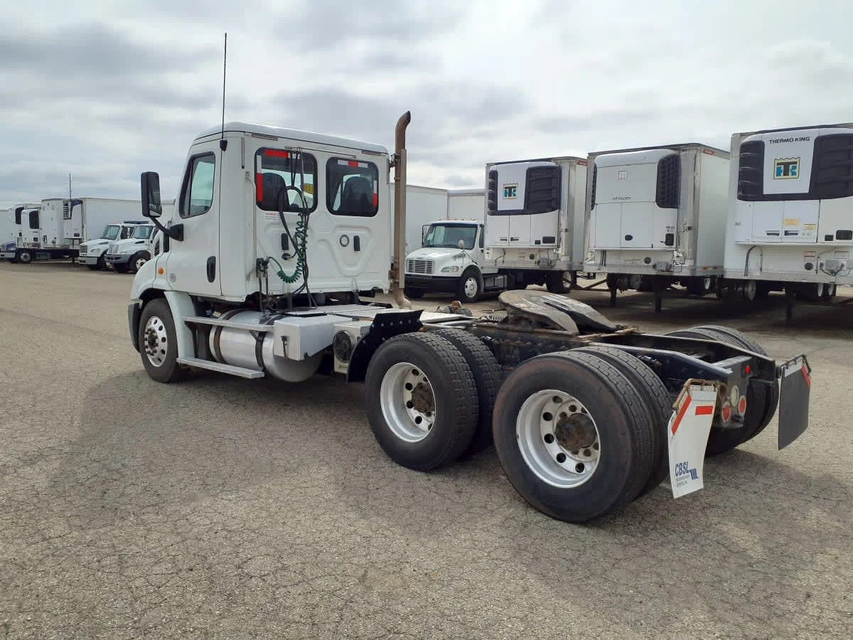 2018 Freightliner Cascadia - image 6