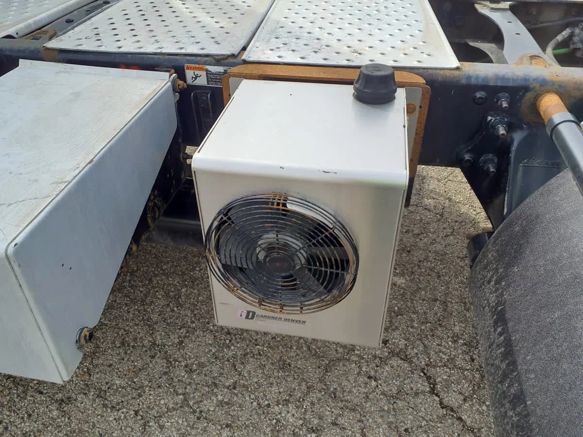 2018 Freightliner Cascadia - image 12