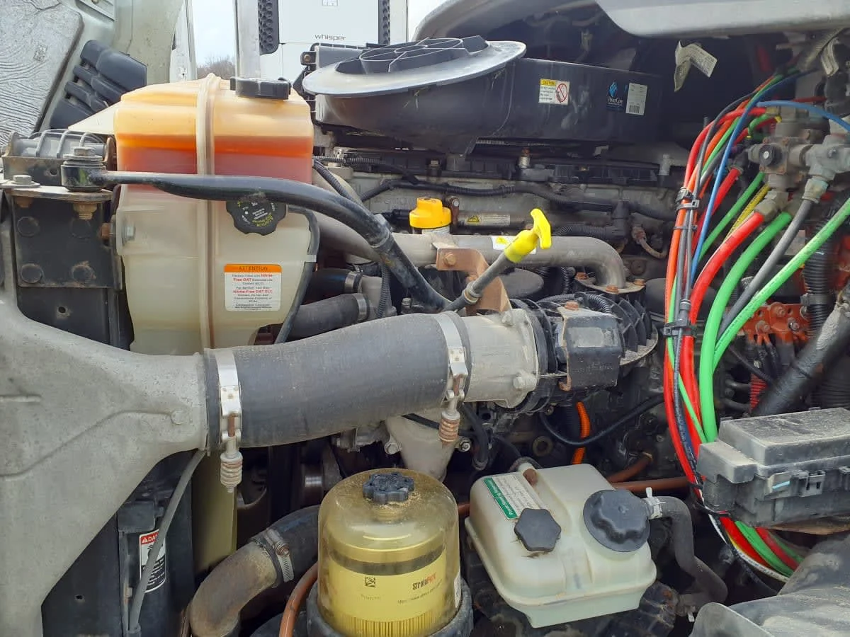 2018 Freightliner Cascadia - image 8