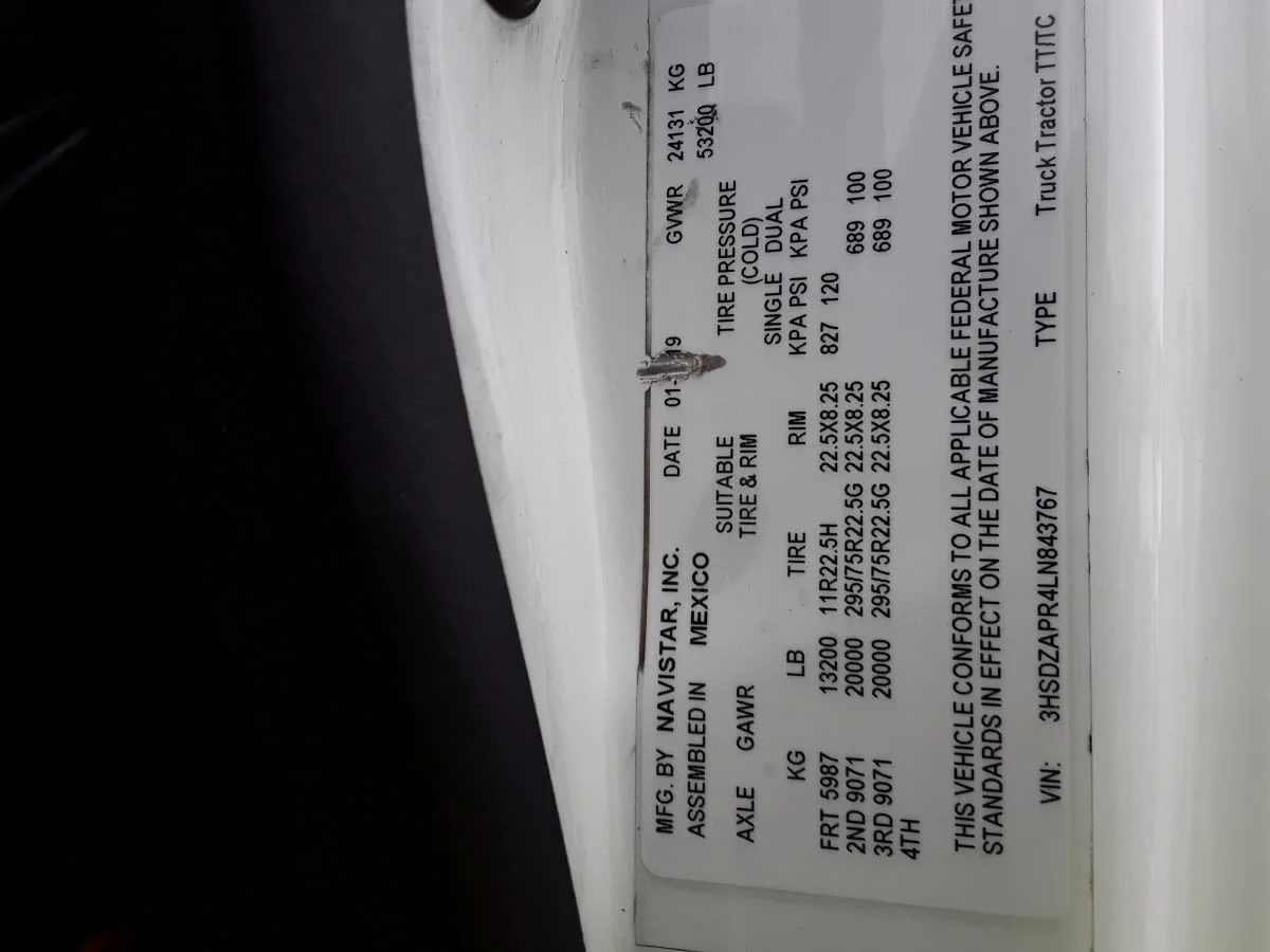 2020 International LT - image 15