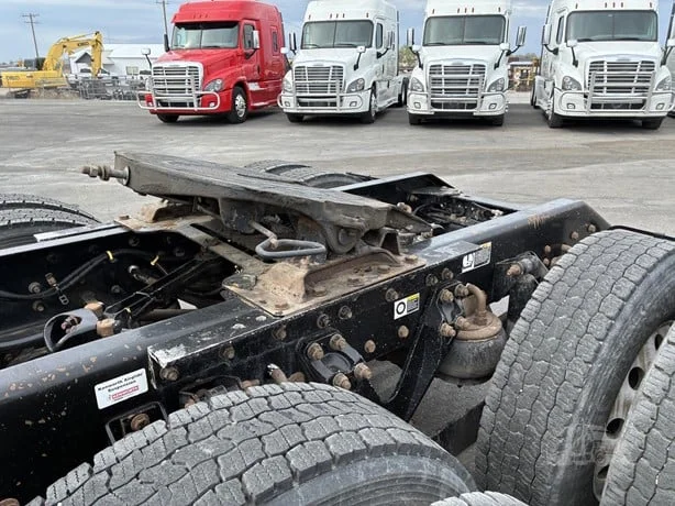 2018 Kenworth T880 - image 16