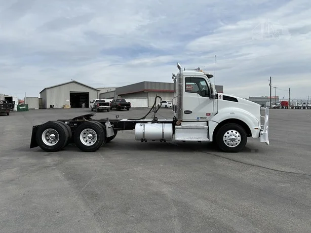 2018 Kenworth T880 - image 6