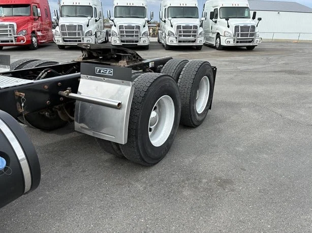 2018 Kenworth T880 - image 13