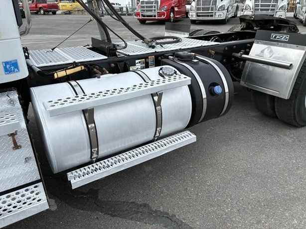 2018 Kenworth T880 - image 12