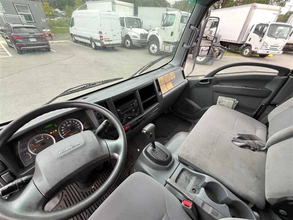 2019 Isuzu NPR - image 7