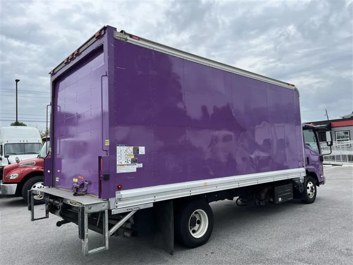 2019 Isuzu NPR - image 4