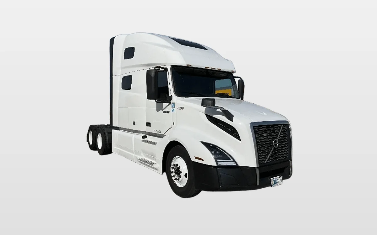 2022 Volvo - image 1