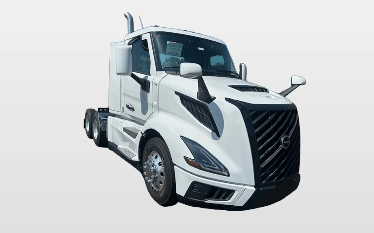 2025 Volvo - image 1