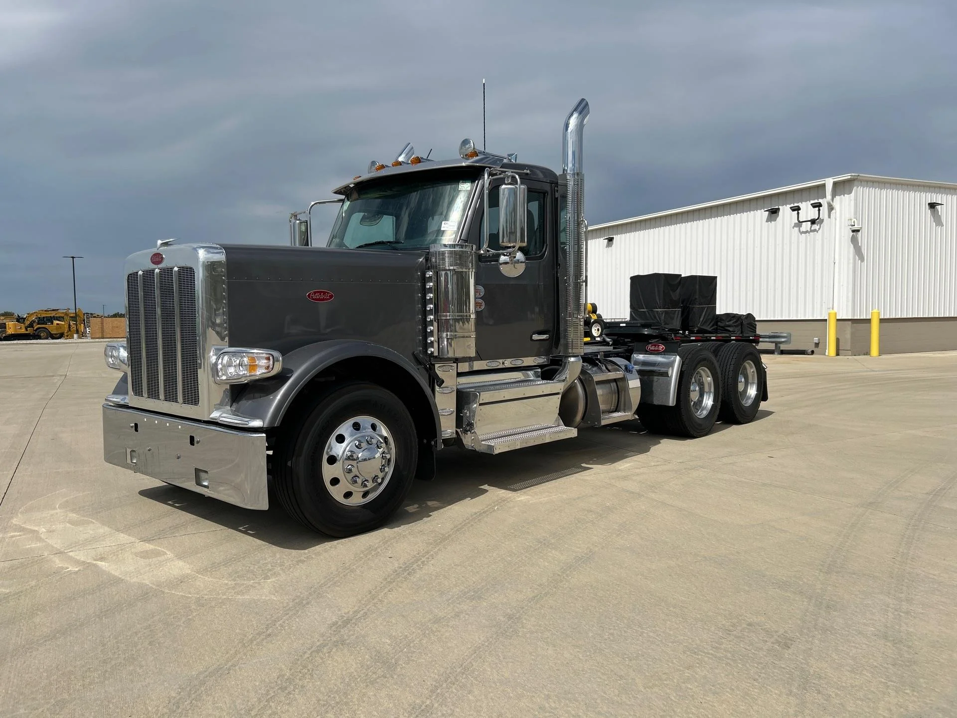2026 Peterbilt 589 in Perrysburg, OH